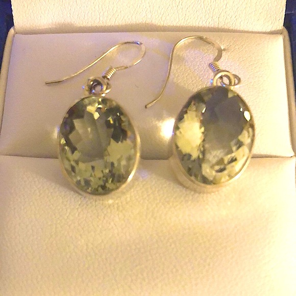 Silver set earrings and large ring with white amethyst - Picture 7 of 9